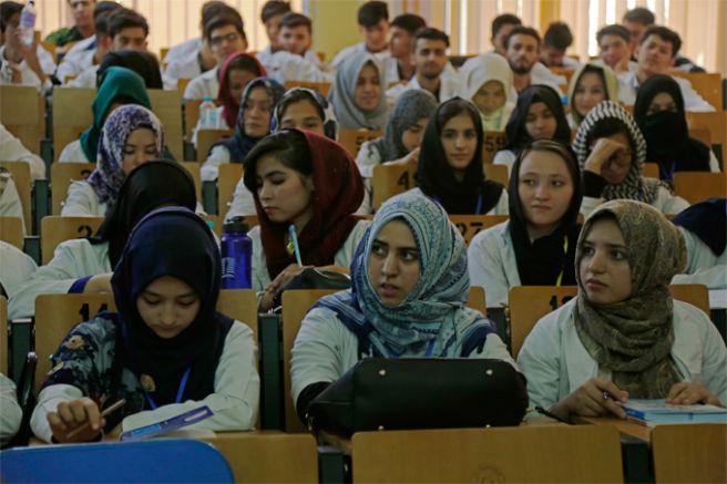 В Афганистан бяха открити някои държавни университети за първи път