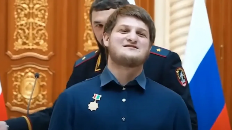 Синът на чеченският ръководител Рамзан Кадиров 18 годишният Ахмат Кадиров