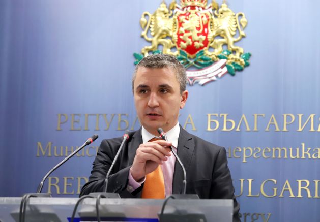 Има координирана атака срещу националния интерес на България каза министърът