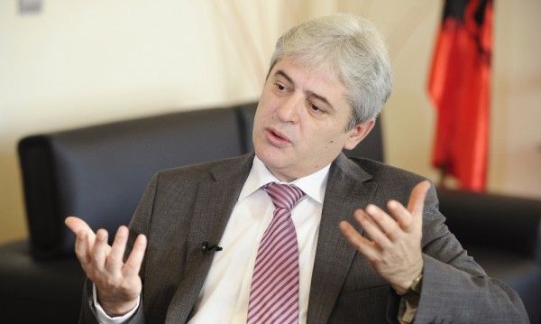 Без албанци няма да има Македония, заяви лидерът на Демократическия