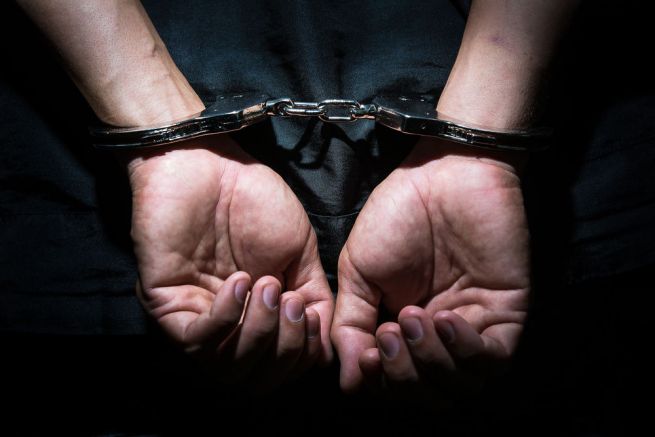 Столични полицаи задържаха трима души от активния криминален контингент свързан