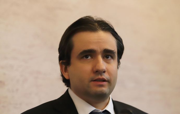 Депутатът от Демократична България Божидар Божанов заяви че мнозинството в