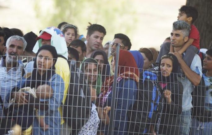 Неправителствена организация твърди, че бежанците и мигрантите, държани в субсидирани