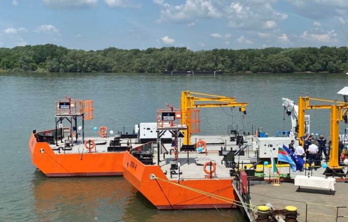 Морската администрация вече разполага с две нови баржи Специализираните несамоходни плавателни
