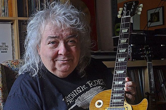 Британският китарист Бърни Марсдън почина на 72 годишна възраст Той създава