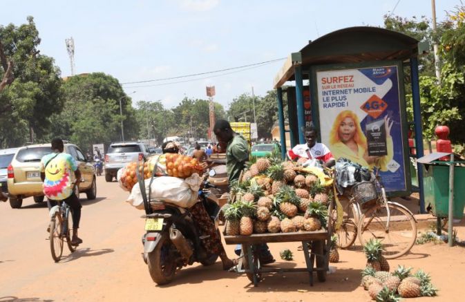 Бунтуващите се военни в Буркина Фасо обявиха отстраняването на подполковник Пол-Анри