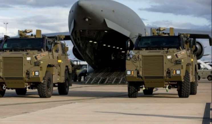 Австралия предостави на украинските военни бронетранспортьори Bushmaster Някои от превозните