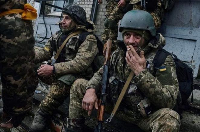 Битката за Бахмут в Източна Украйна продължава а украинските сили
