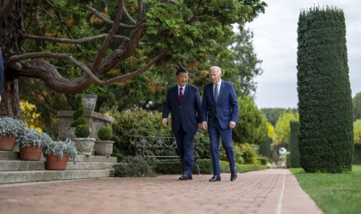 Лидерите на САЩ и Китай разговаряха в продължение на четири