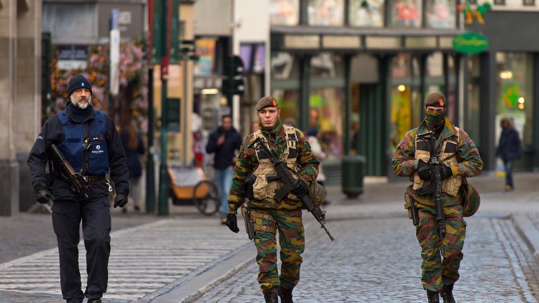 Белгийската полиция арестува 18 годишен младеж и трима непълнолетни заподозрени в