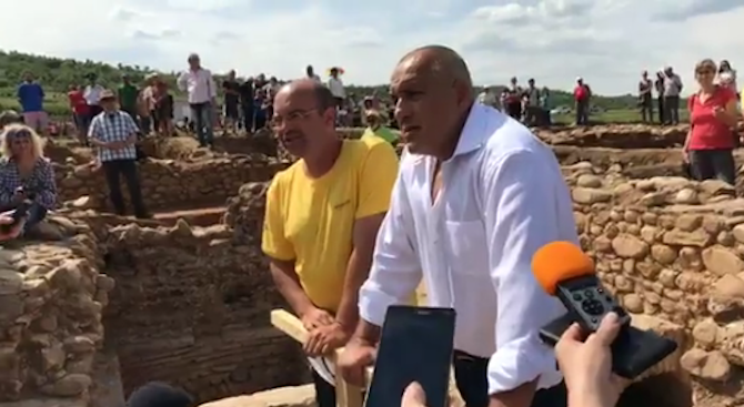 Борисов инспектира археологическите разкопки