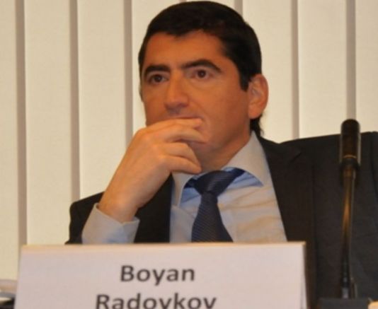Боян Радойков бивш международен служител на ООН и доктор по