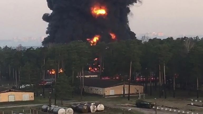 Голям пожар избухна на територията на петролна база в разположения