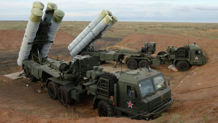 Доставката на втората партида руски зенитно ракетни комплекси С 400 е отложена