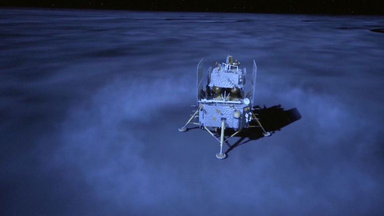 Китайската сонда Чанъе 6 успешно се приземи на обратната страна