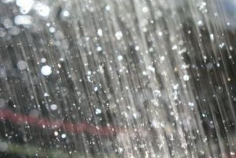 НИМХ предупреждава за значителни валежи от дъжд гръмотевици и градушки
