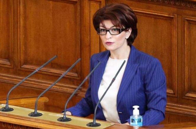 Кирил Петков не спазва Правилника за дейността на Народното събрание