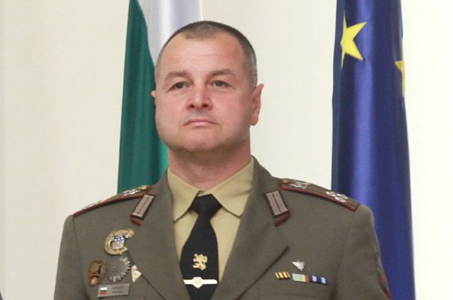 Командирът на 61-а Стрямска механизирана бригада Деян Дешков, който от