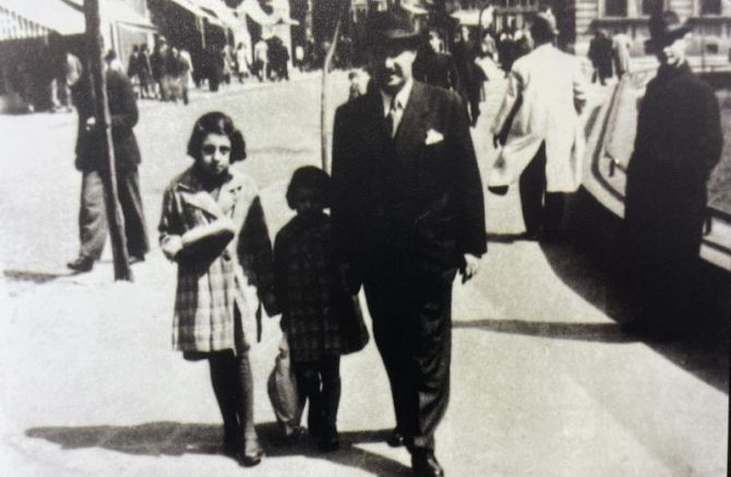 Димитър Пешев с племенниците си Кица и Калуда Кираджиеви през 1943 г.
