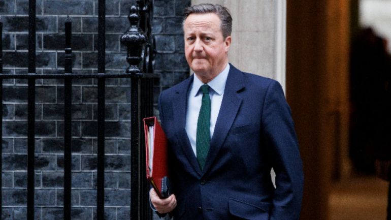 Обединеното кралство наложи санкции на шестима служители ръководещи наказателната колония