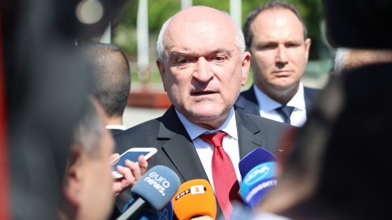 Премиерът Димитър Главчев коментира проблема със забавените пари за възстановяване