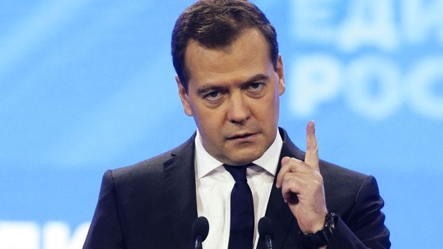 Дмитрий Медведев бивш президент и премиер на Русия и близък