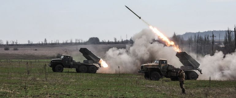 Украинци и руснаци водят тежки боеве край град Донецк в