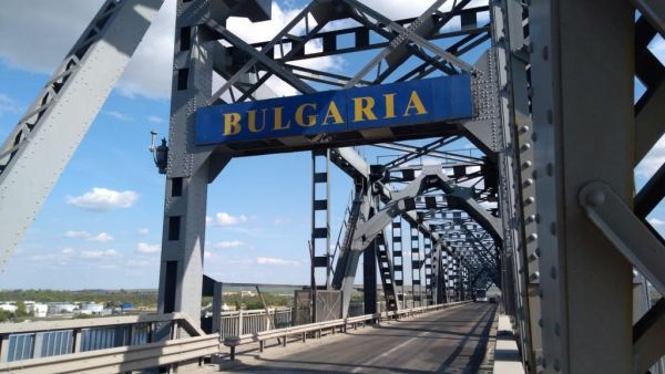 Завърши аварийният ремонт на настилката на Дунав мост при Русе