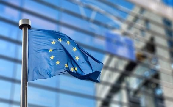 Европейският съюз предложи нови търговски ограничения за около две дузини