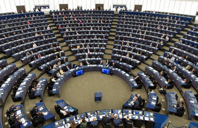 Европейският парламент одобри кандидатурата на нидерландеца Вопке Хукстра за еврокомисар