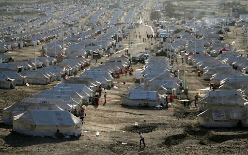Египет изгражда огромен бежански лагер в пустинята обграден с високи