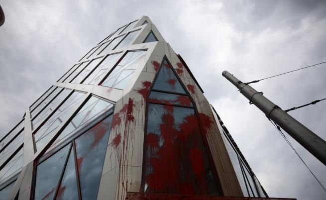Европейската комисия осъжда вандалските прояви срещу сградата на нейното представителство
