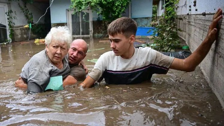 Въпреки че на много места нивата на водите спадат в