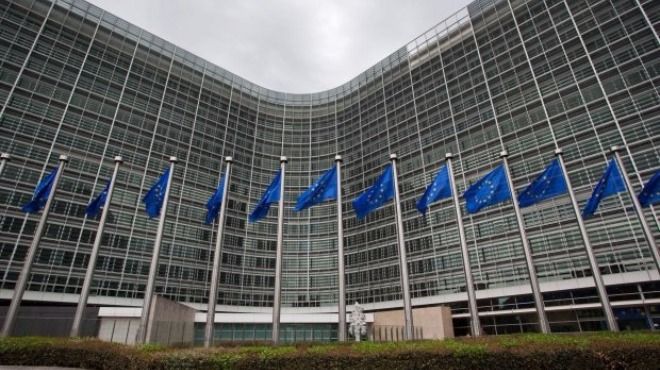 Европейската комисия съобщи днес че потвърждава препоръката си за замразяване
