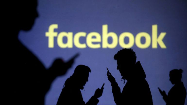 Социалната мрежа Фейсбук претърпя сериозен срив, в резултат на което