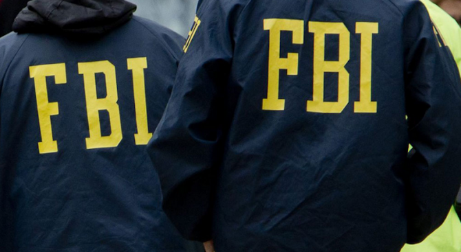 Агенти на ФБР иззеха мобилните телефони и други устройства на