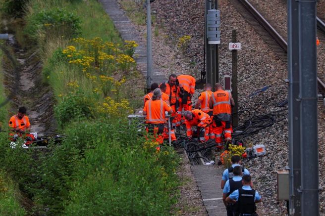 Атака срещу железопътната мрежа във Франция засегна 800 000 пътници