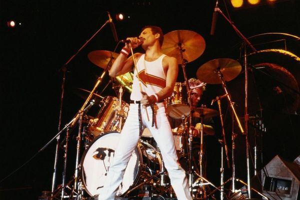 Пианото на Фреди Меркюри покойният фронтмен на групата Queen се