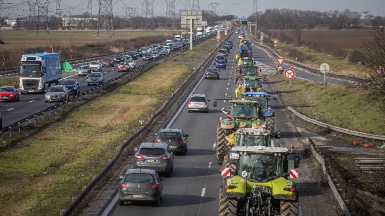 Продължават протестите на фермерите в много европейски страни Земеделските производители
