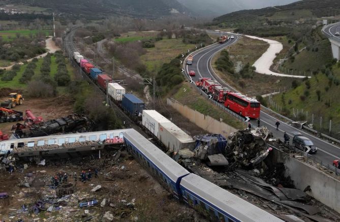Гръцки железопътен инспектор е задържан днес във връзка с разследването