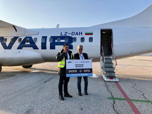 Българската авиокомпания GullivAir спря окончателно редовните полети до Скопие Северна