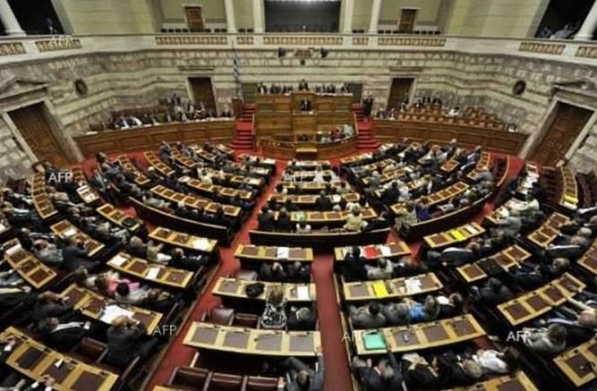 Парламентът на Гърция одобри законопроект който позволява сключването на граждански
