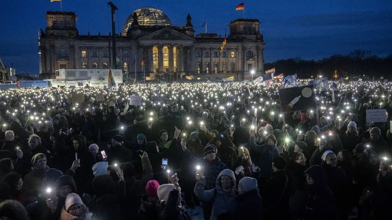 Над 150 000 души протестираха в Берлин срещу засилващия се