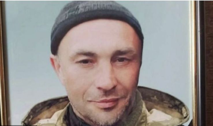 Украинският военнослужещ, разстрелян в руски клип след като произнася фразата