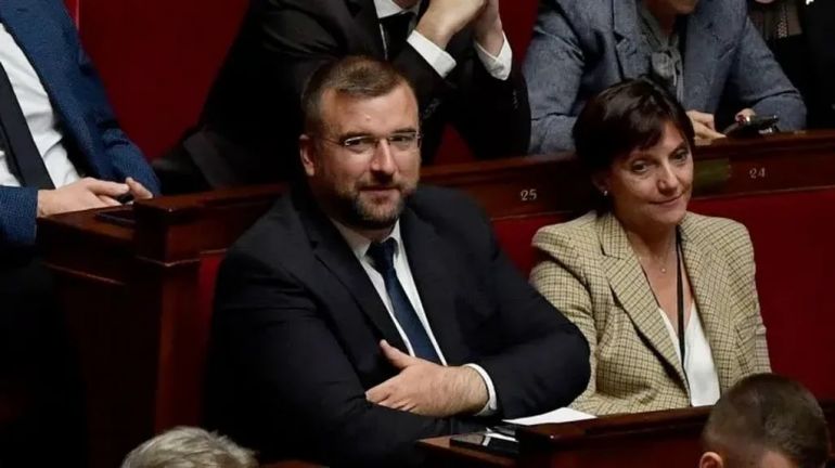 Ръководството на френското Национално събрания изгони днес временно от парламента