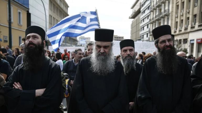 Гръцкият министър председател Кириакос Мицотакис е изправен пред едно от най големите