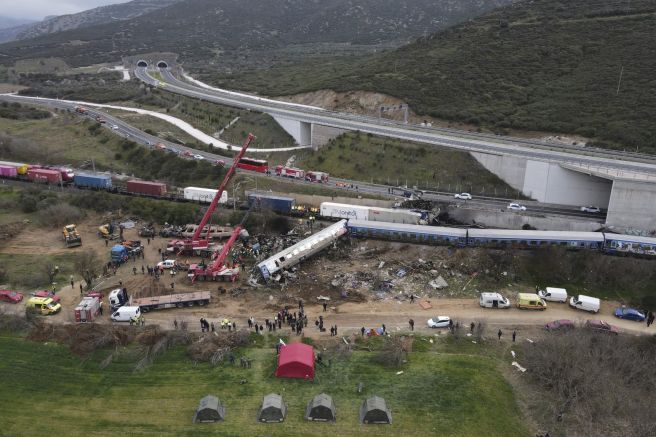 Около 80 са пострадалите при тежката влакова катастрофа в Гърция