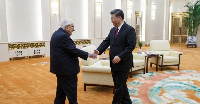 Китайският лидер Си Дзинпин се срещна с бившия държавен секретар