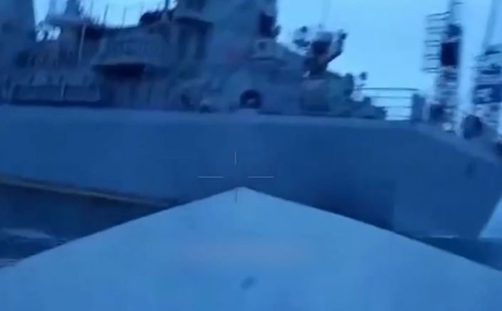 Неидентифицирани наводни дронове вероятно са поразили кораба Иван Хурс от