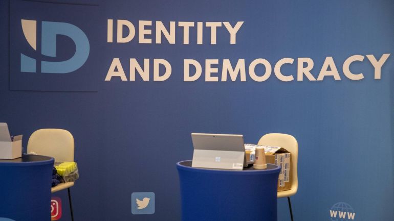 Групата Идентичност и демокрация в Европейския парламент изключи представителите на